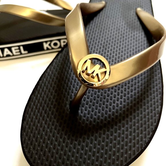 NWOB MICHAEL KORS Graphic Flip-Flop Sandals Slide On Thong Brown Gold - Picture 3 of 11